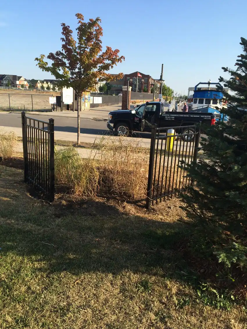 Hanley Fencing & Decking Inc. project photo 1