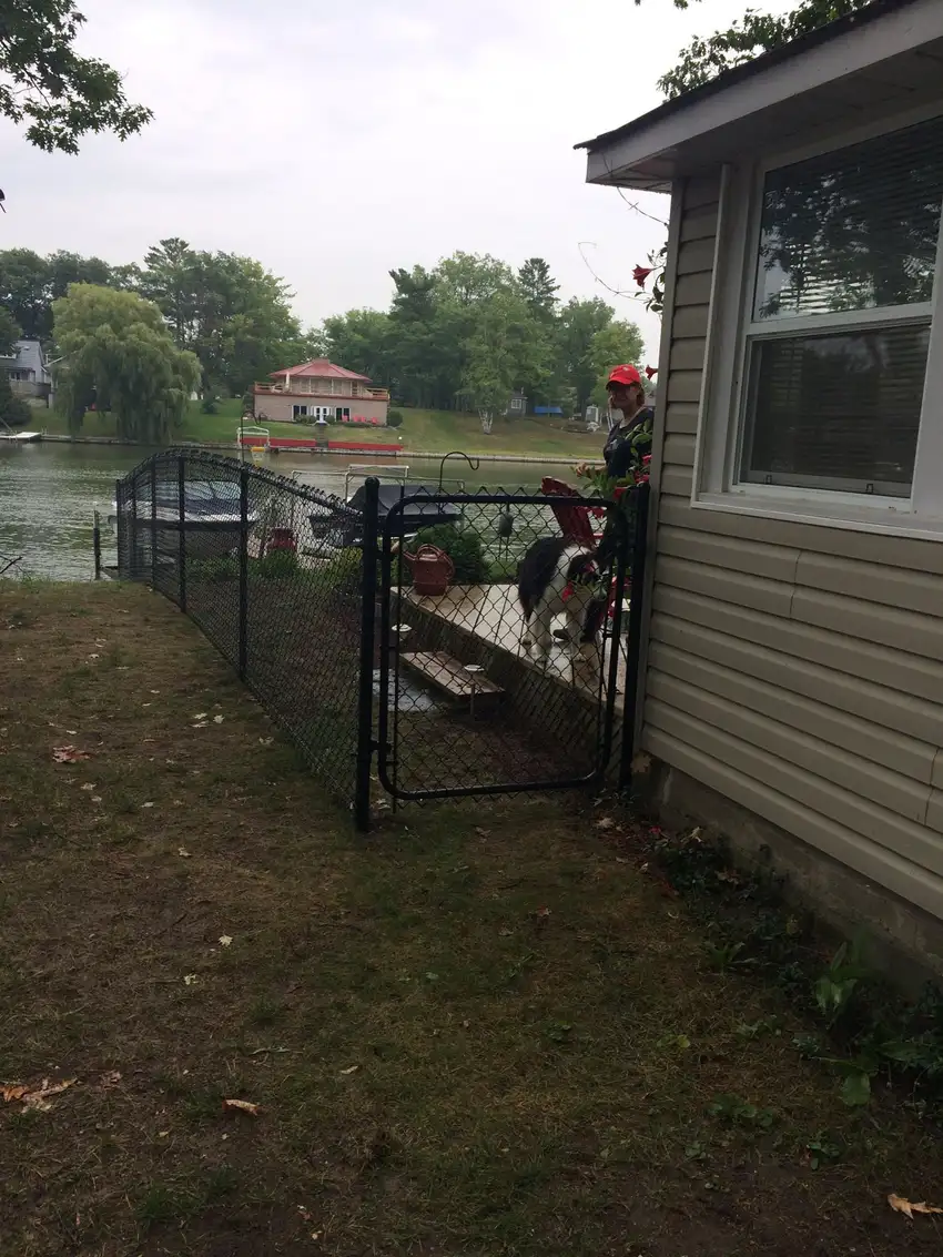 Hanley Fencing & Decking Inc. project photo 2