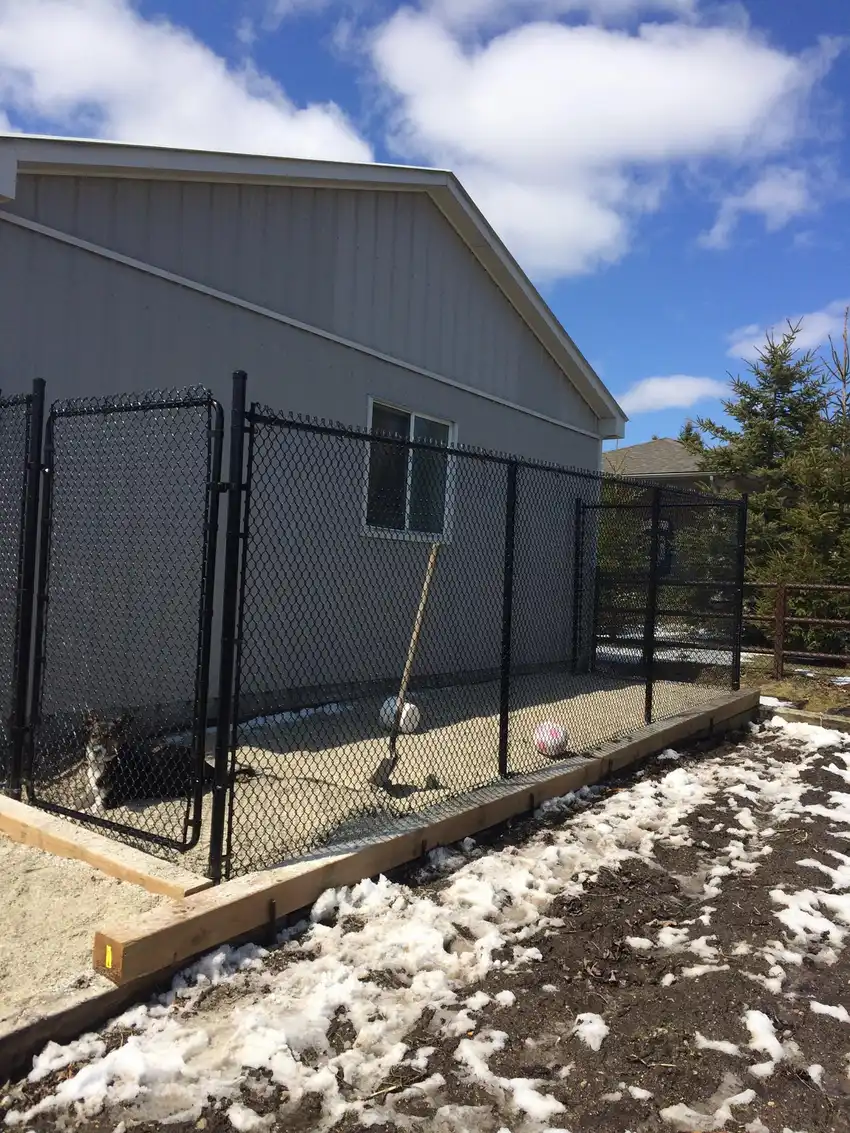 Hanley Fencing & Decking Inc. project photo 3