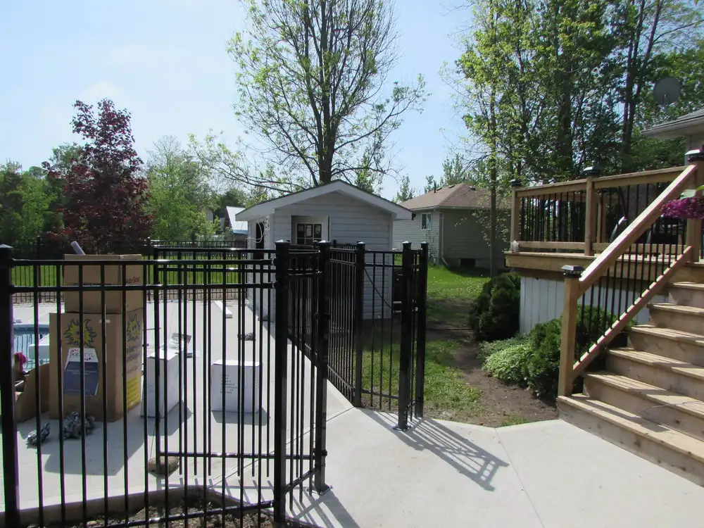 Hanley Fencing & Decking Inc. project photo 4