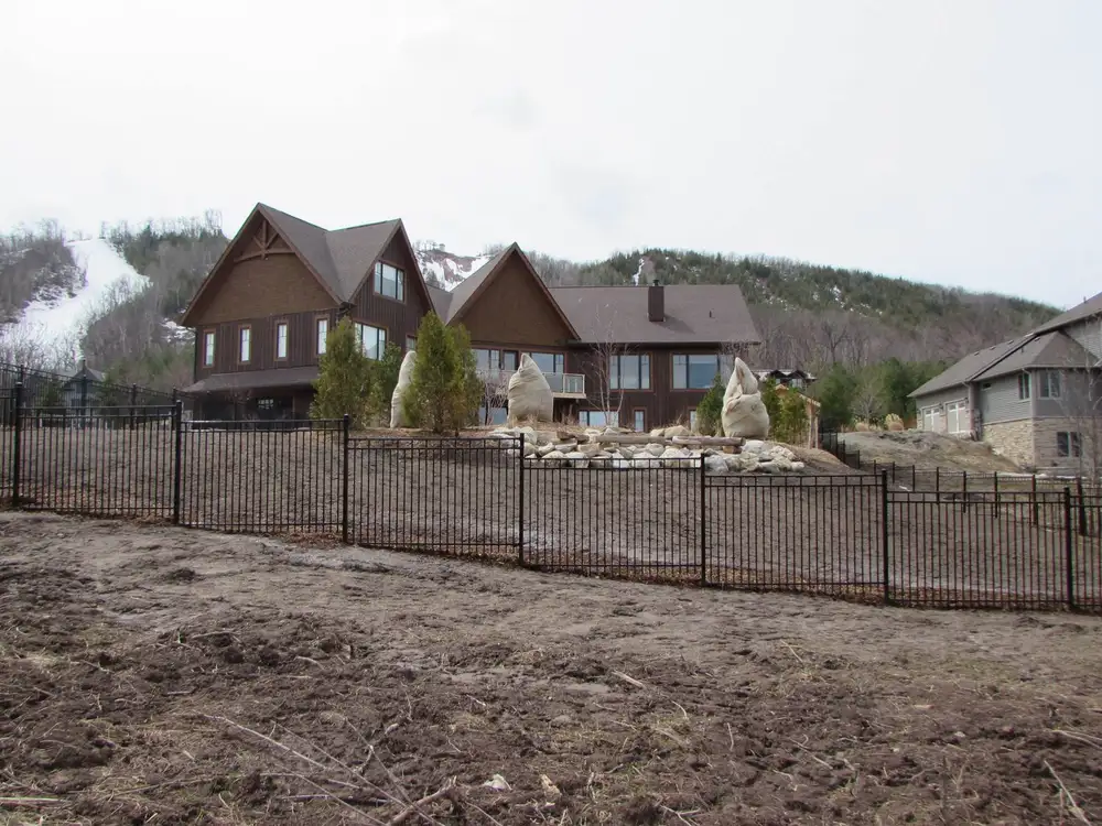 Hanley Fencing & Decking Inc. project photo 5