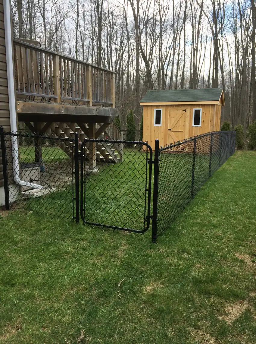 Hanley Fencing & Decking Inc. project photo 13