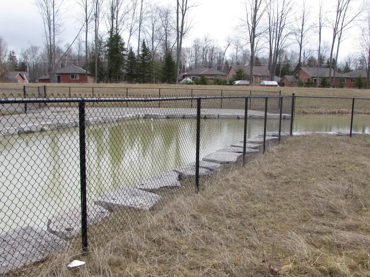 Chain Link Fencing by Hanley Fencing & Decking Inc. in Wasaga Beach
